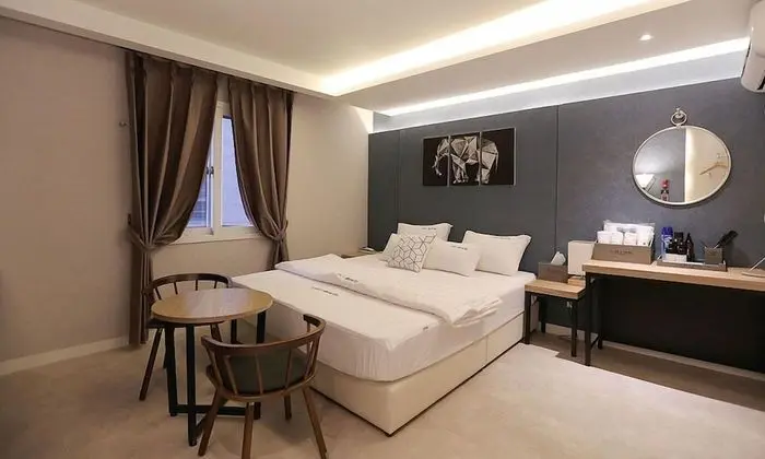 Standard Tek Büyük Yataklı Oda
