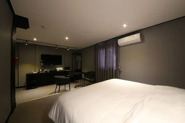 Deluxe Tek Büyük Yataklı Oda