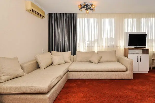 Executive Suit