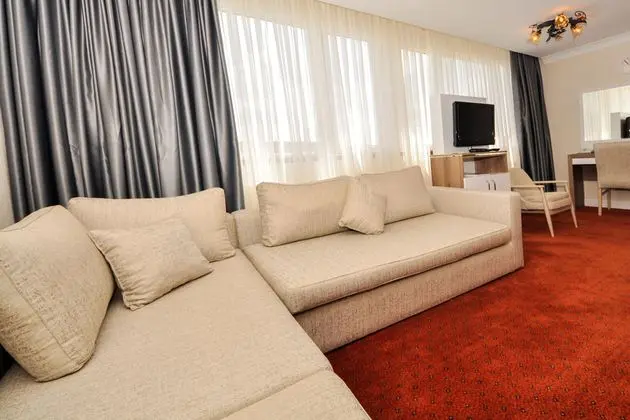 Executive Suit
