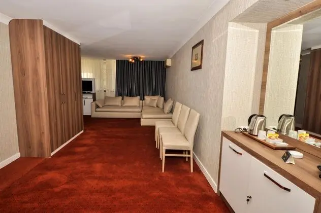 Executive Suit