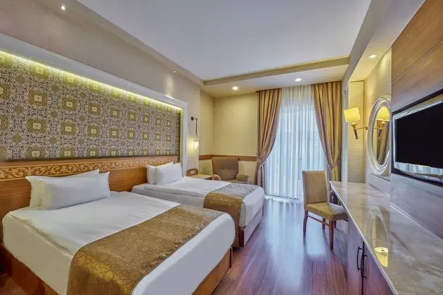 https://images.etstur.com/imgproxy/resize/2560x1440/files/images/hotelImages/etsrooms/77/Gural_Premier_Tekirova_20250110175409_1.jpg
