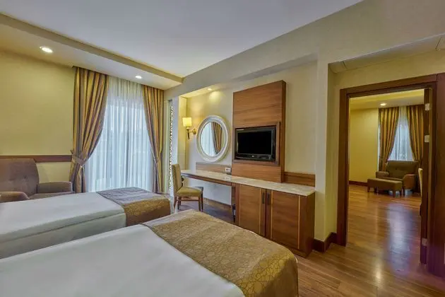 https://images.etstur.com/imgproxy/resize/2560x1440/files/images/hotelImages/etsrooms/77/Gural_Premier_Tekirova_20250110175510_0.jpg