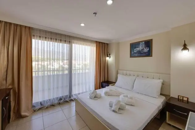 Daire, Deniz ve Dağ Manzaralı, Mutfaklı