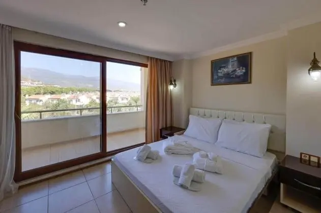 Daire, Deniz ve Dağ Manzaralı, Mutfaklı