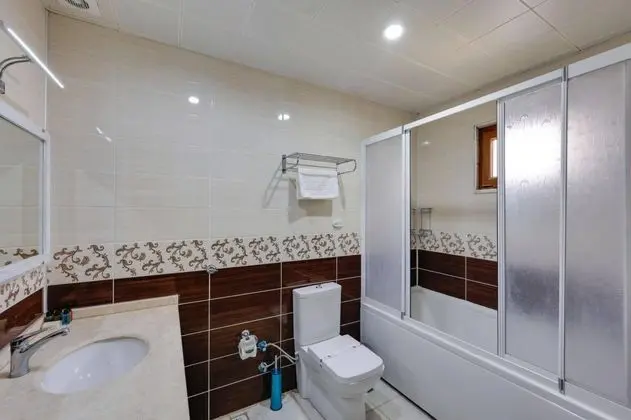 Daire, Deniz ve Dağ Manzaralı, Mutfaklı