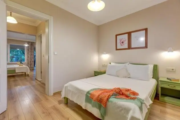 Aile Odası, Bahçe Manzaralı, Balkonlu