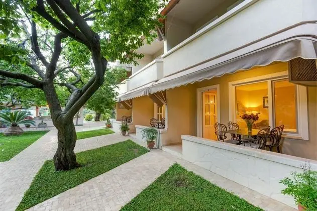 Aile Odası, Bahçe Manzaralı, Balkonlu