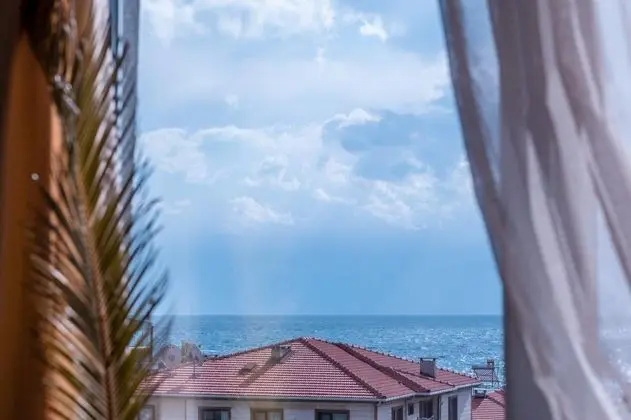 Daire-İki Yatak Odalı, Deniz Manzaralı, Mutfaklı
