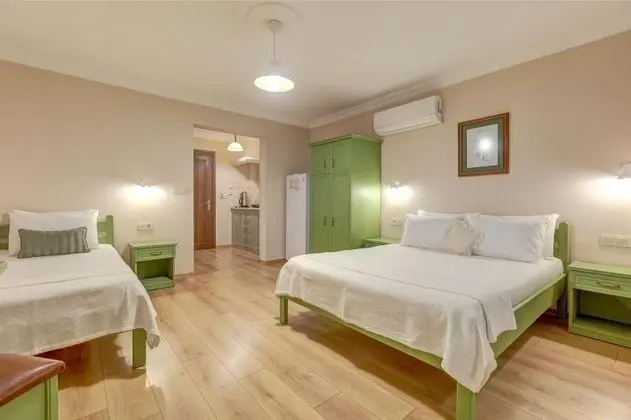 Superior Oda, Bahçe Manzaralı, Balkonlu