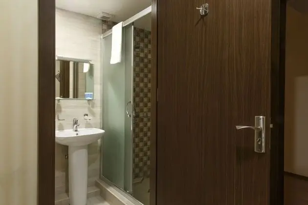 Tek Büyük Yataklı Oda, Balkon