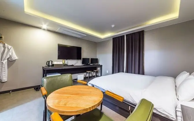 Oda (Special (Netflix/YouTube available))