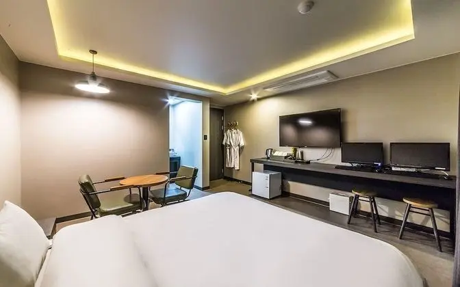 Oda (Special (Netflix/YouTube available))