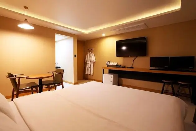 Oda (Special (Netflix/YouTube available))