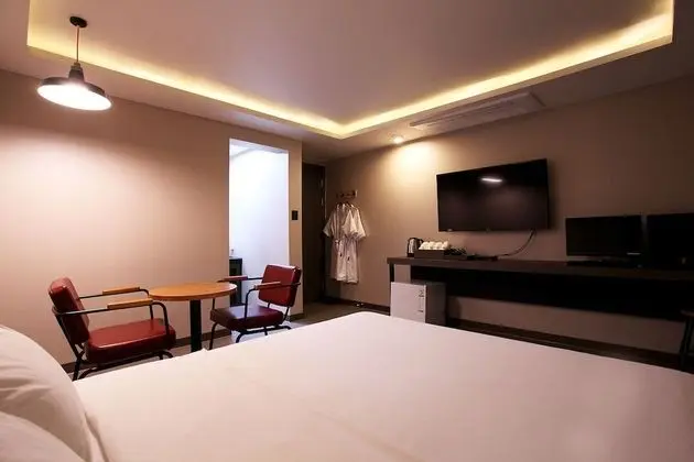 Oda (Special (Netflix/YouTube available))