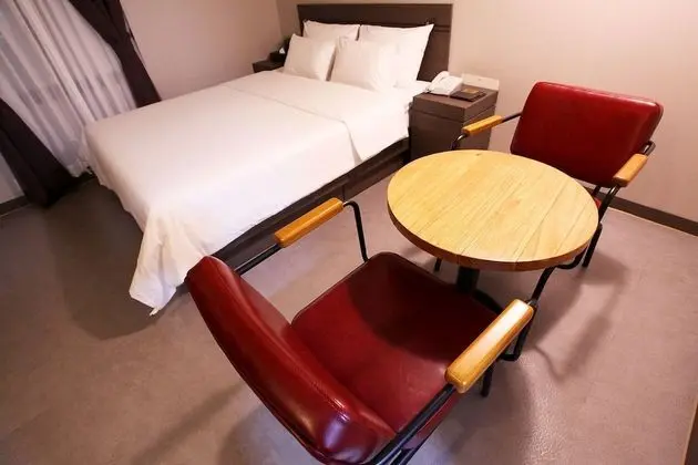 Oda (Special (Netflix/YouTube available))