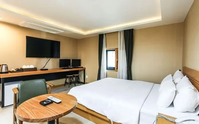 Oda (Special (Netflix/YouTube available))