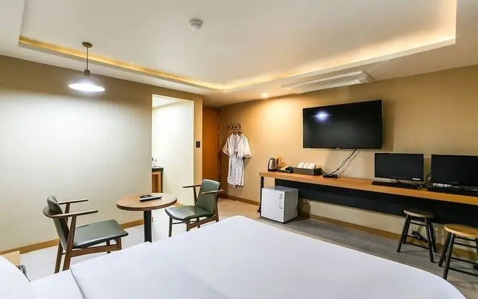 Oda (Special (Netflix/YouTube available))