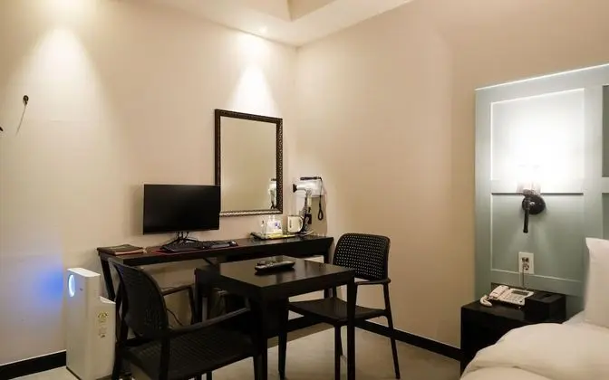 Oda (Deluxe (1PC air purifier bidet Netfli)