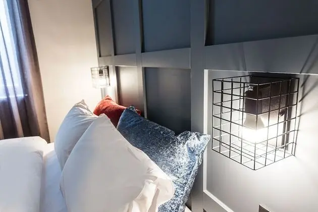 Oda (Deluxe (1PC air purifier bidet Netfli)