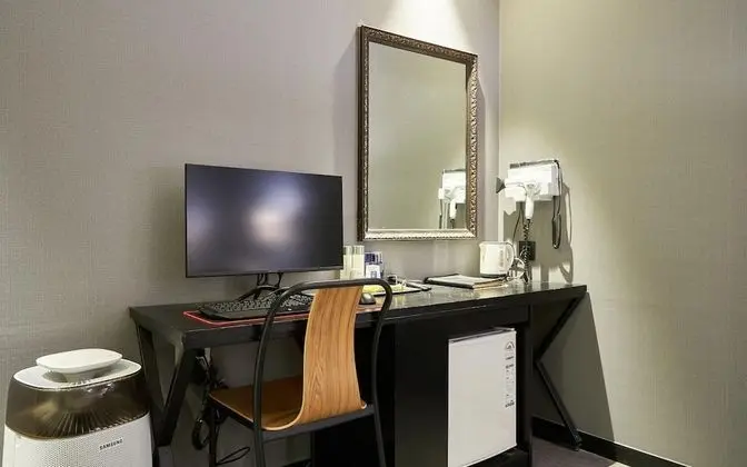 Oda (Deluxe (1PC air purifier bidet Netfli)