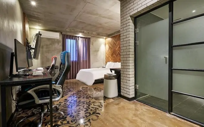 Oda (Premium gaming rooms (2PC Ryzen 5 560)