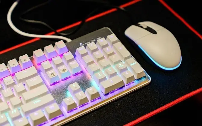 Oda (Premium gaming rooms (2PC Ryzen 5 560)