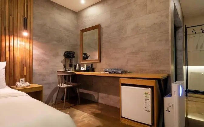 Oda (Premium gaming rooms (2PC Ryzen 5 560)