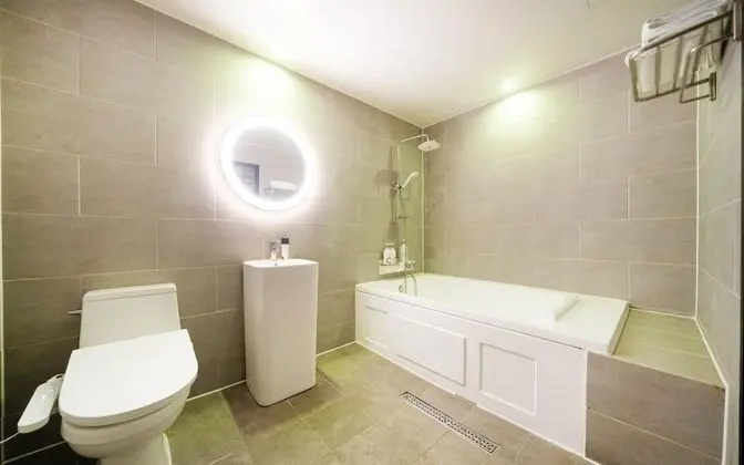 Oda (Premium gaming rooms (2PC Ryzen 5 560)