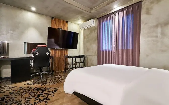 Oda (Premium gaming rooms (2PC Ryzen 5 560)