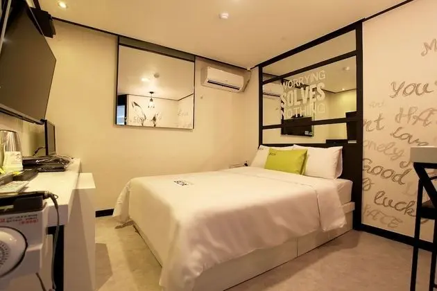 Oda (Standard Room B (Netflix available))