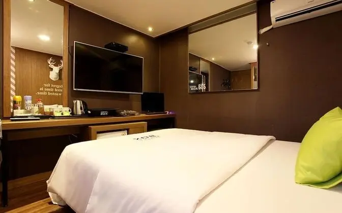 Oda (Standard Room B (Netflix available))