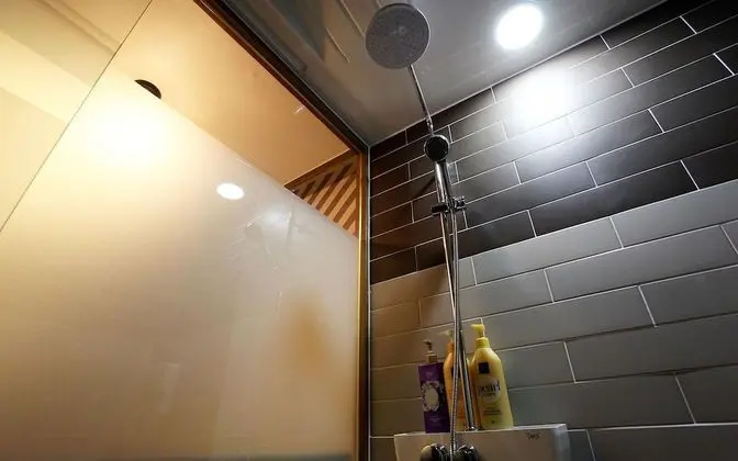 Oda (Standard Room B (Netflix available))