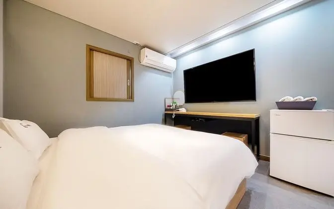 Oda (Deluxe (Netflix LG Smart TV available)