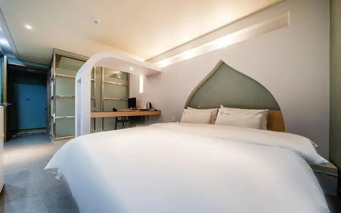 Oda (Deluxe (Netflix LG Smart TV available)