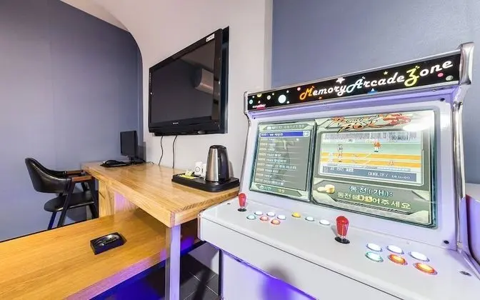 Oda (Deluxe (Netflix LG Smart TV available)