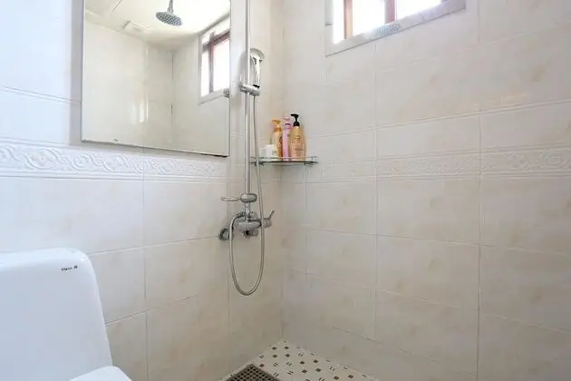 Oda (General room (If you wish to park ple)