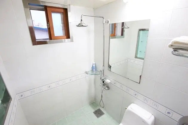 Oda (General room (If you wish to park ple)