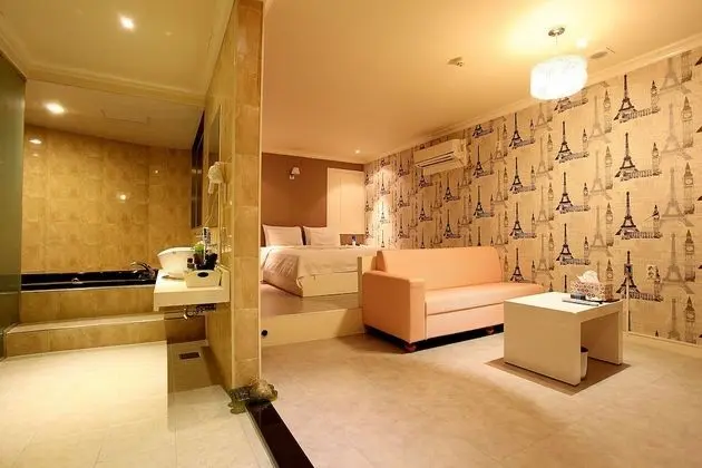 Oda (Special Room C (Netflix Available))