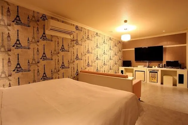 Oda (Special Room C (Netflix Available))