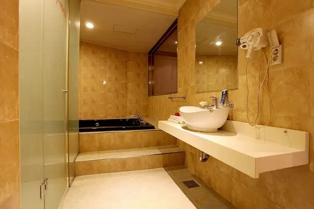 Oda (Special Room C (Netflix Available))