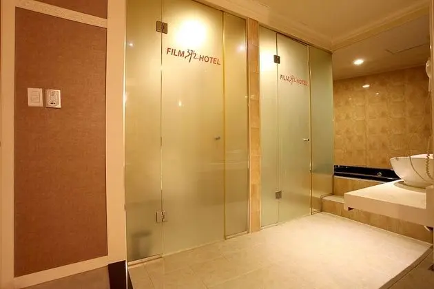 Oda (Special Room C (Netflix Available))