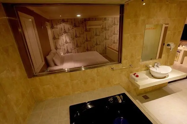 Oda (Special Room C (Netflix Available))