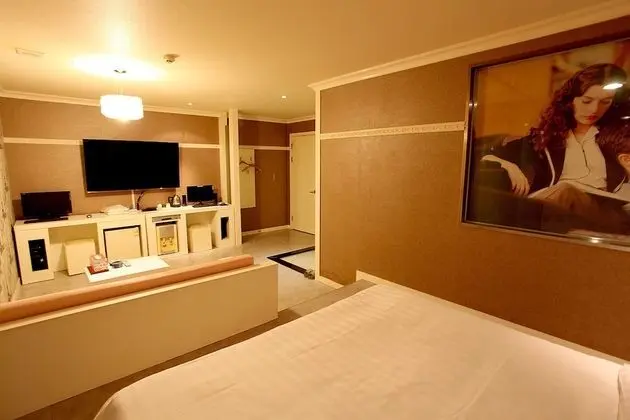 Oda (Special Room C (Netflix Available))