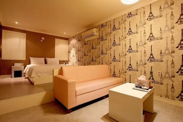 Oda (Special Room C (Netflix Available))