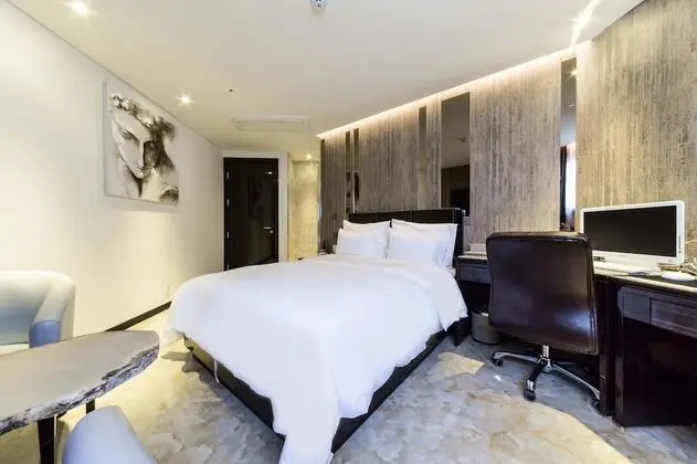 Standard Tek Büyük Yataklı Oda