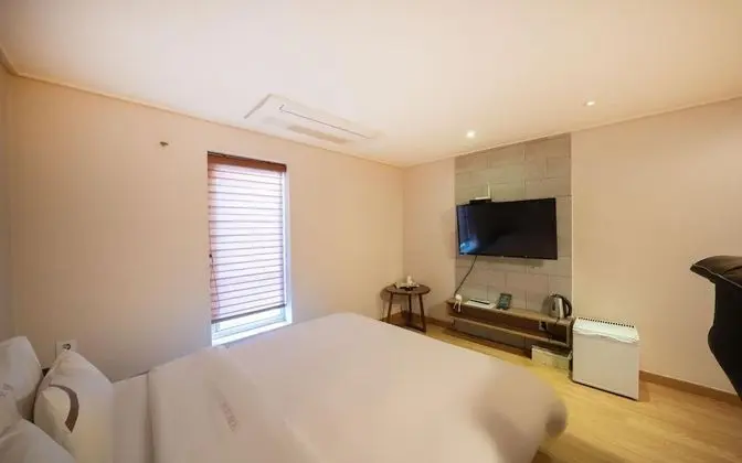 Oda (Game Room (You can watch Netflix 2 PC)