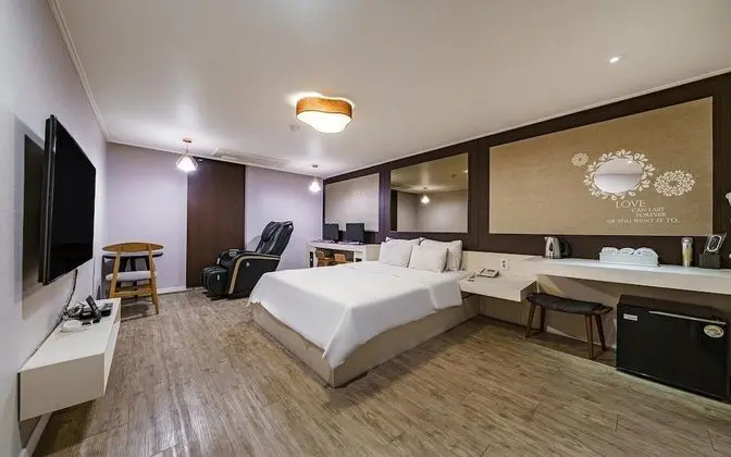 Oda (Semi-special room (Netflix viewing av)