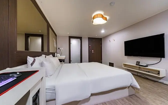 Oda (Semi-special room (Netflix viewing av)