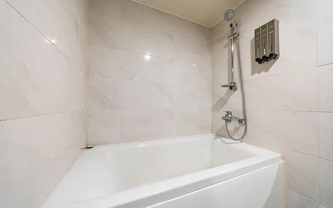 Oda (Semi-special room (Netflix viewing av)